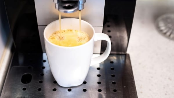 OS DIFERENTES TIPOS DE MÁQUINAS DE BEBIDAS QUENTES
