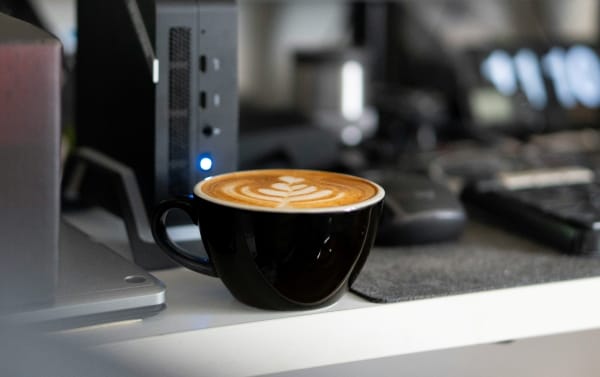Como a Locação de Máquinas Automáticas de Café Melhora o Ambiente de Trabalho e a Produtividade