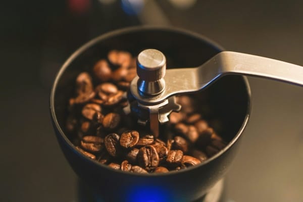 Como a Locação de Máquinas de Café Pode Reduzir Custos Operacionais nas Empresas