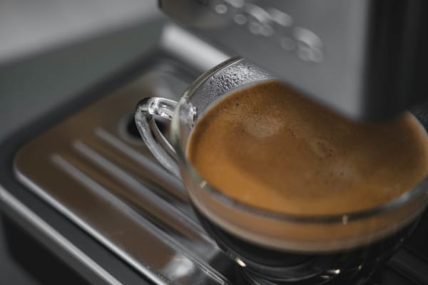 Máquinas de Café para Eventos Corporativos: Como Surpreender seus Convidados com Praticidade e Sofisticação